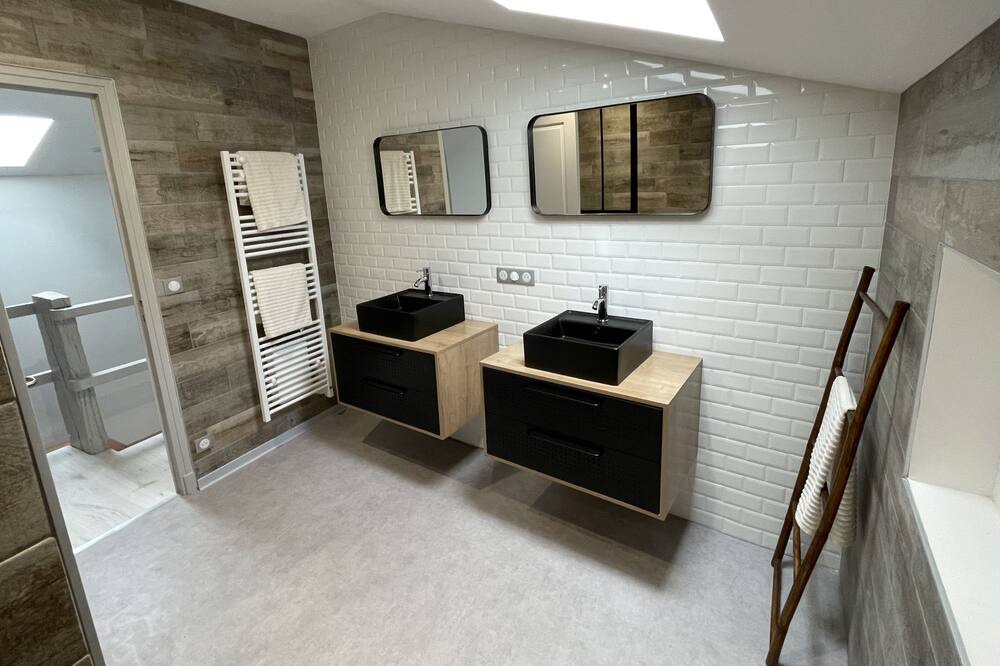 Photo of Bathroom in Allez-et-Cazeneuve