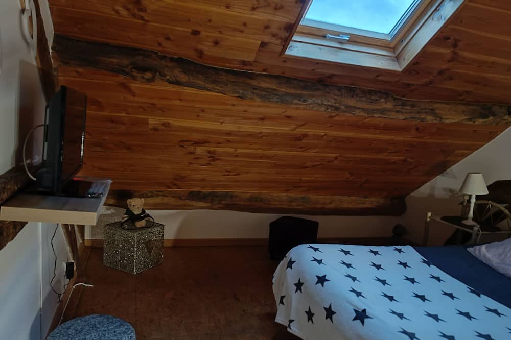 Photo of Bedroom in Moulins-le-Carbonnel