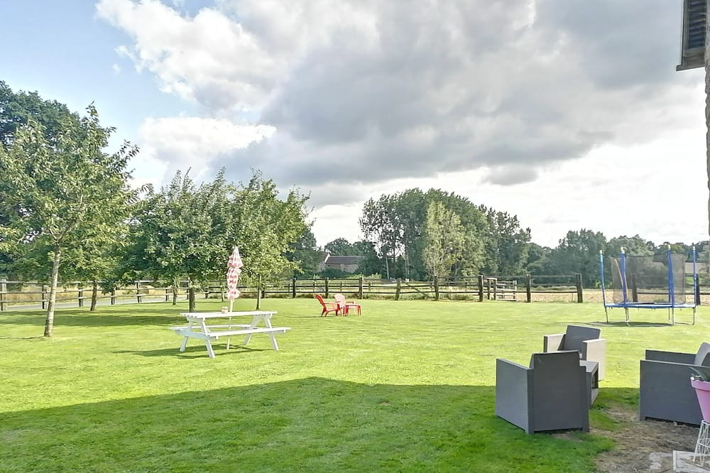 Photo of Outdoor in Moulins-le-Carbonnel