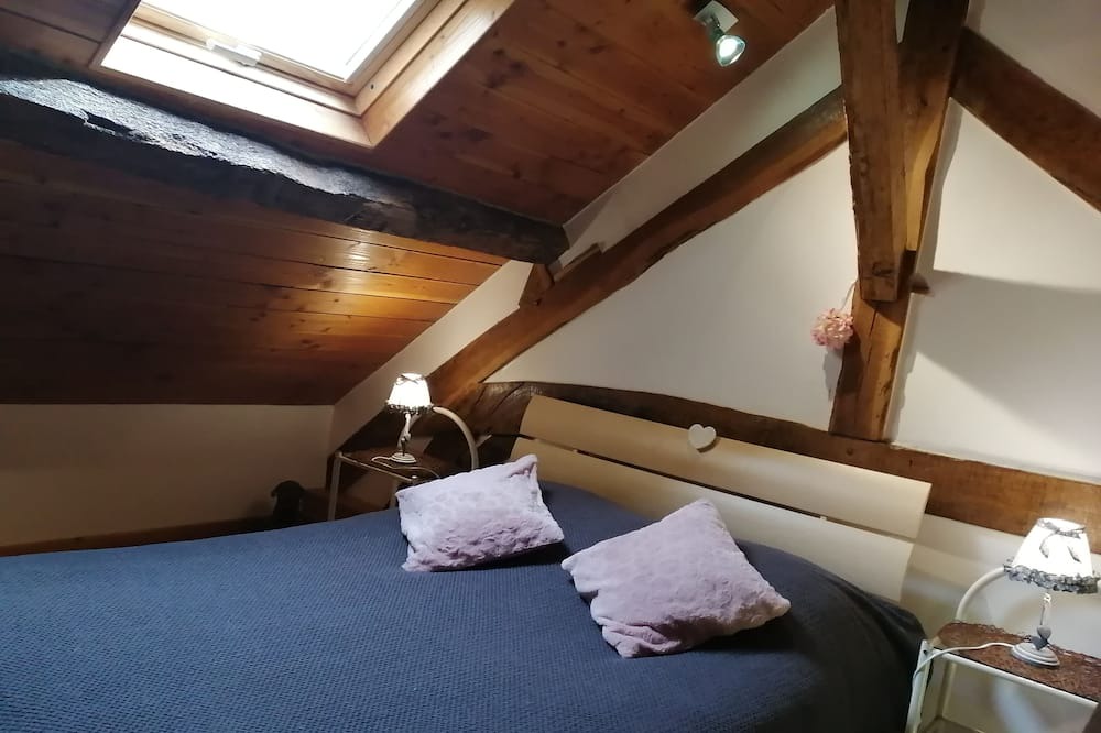 Photo of Bedroom in Moulins-le-Carbonnel