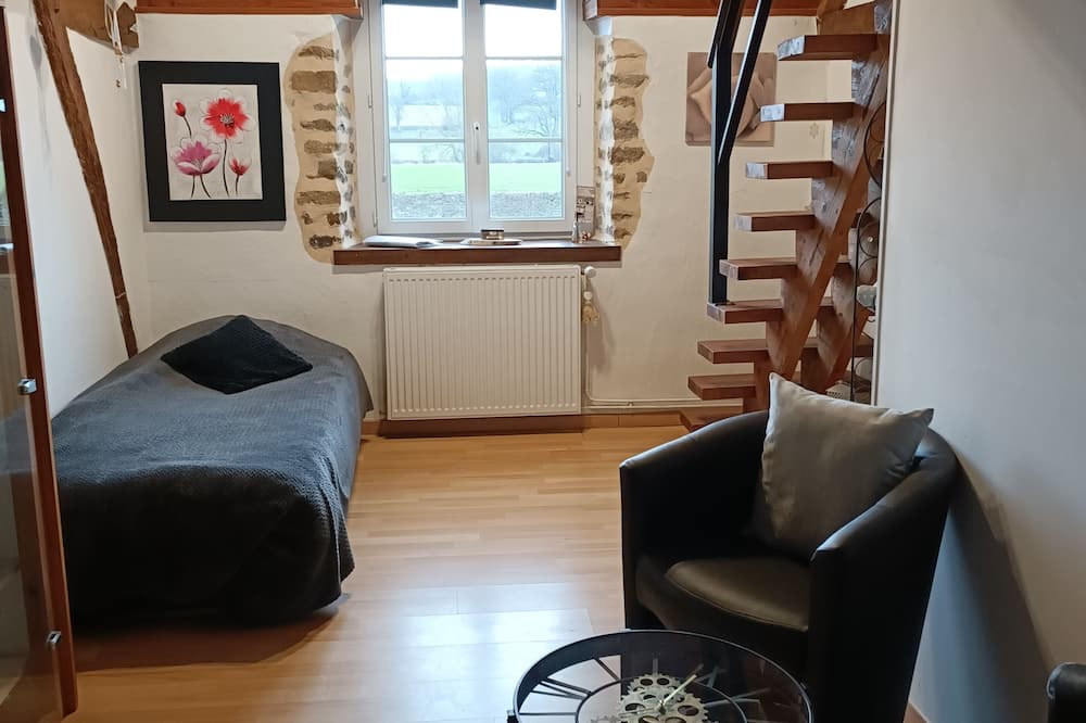 Photo of Bedroom in Moulins-le-Carbonnel