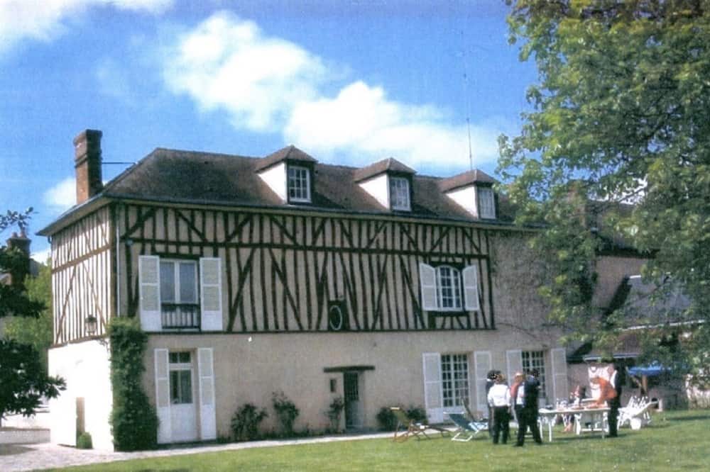 Photo of Outdoor in Maintenon