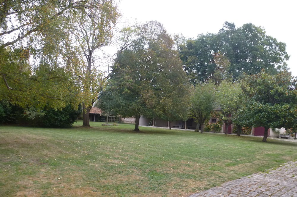 Photo of Outdoor in Maintenon