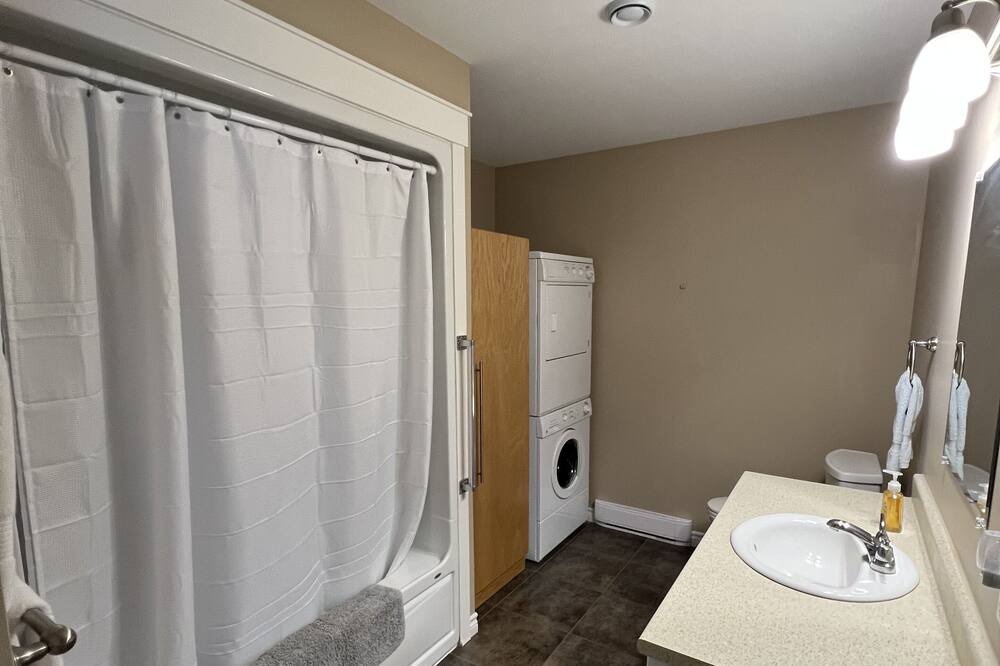 Photo of Bathroom in Summerside