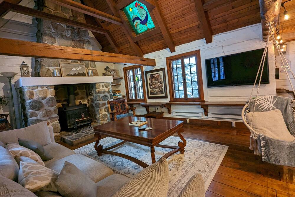 Photo of Livingroom in Notre-Dame-de-la-Merci