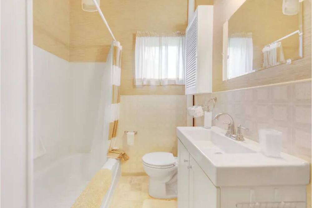 Photo of Bathroom in Rideau Lakes