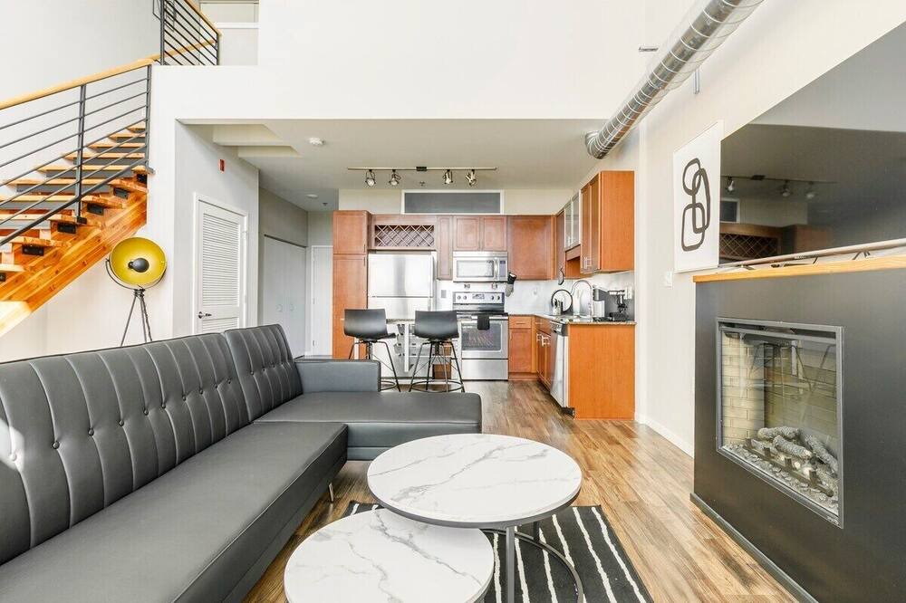 Photo of Livingroom in DeBaliviere Place
