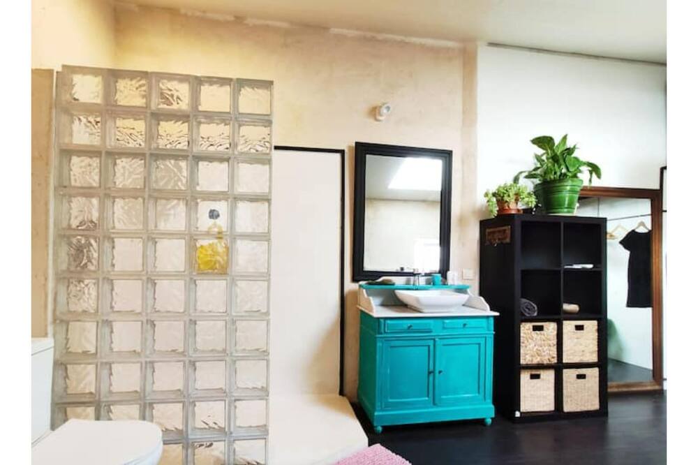 Photo of Bathroom in Estagel