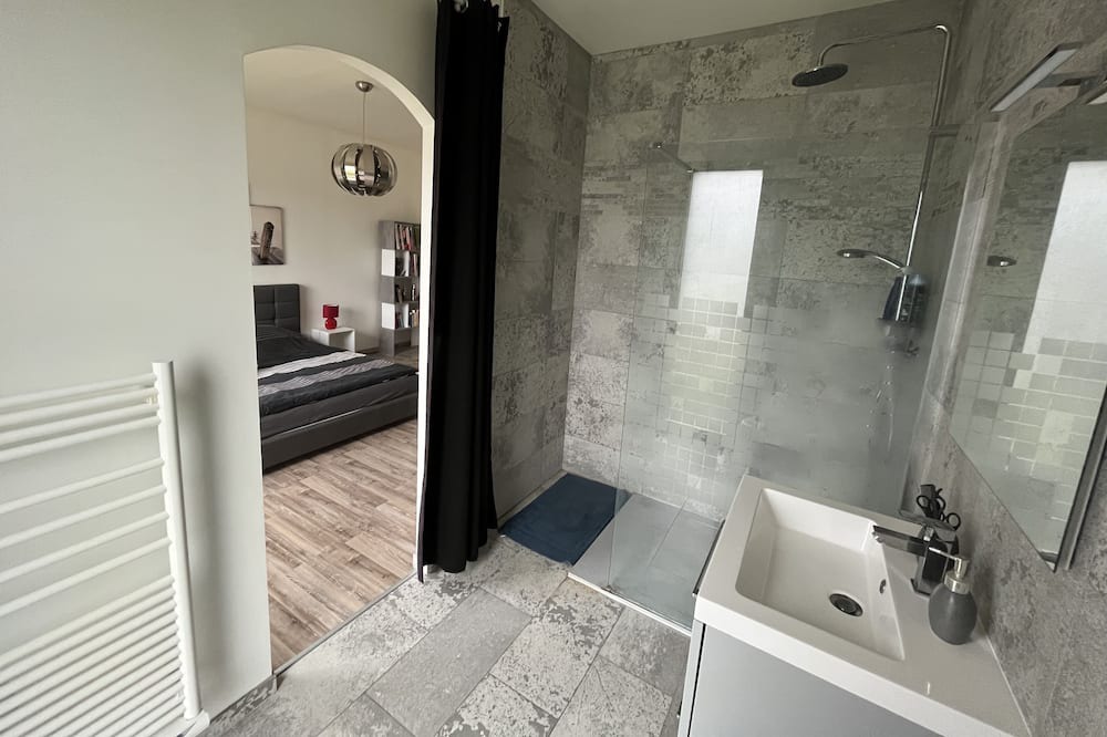 Photo of Bathroom in Clery-Saint-Andre