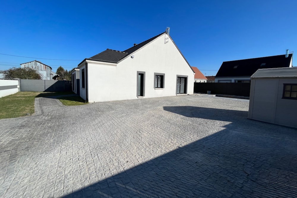 Photo of Outdoor in Clery-Saint-Andre