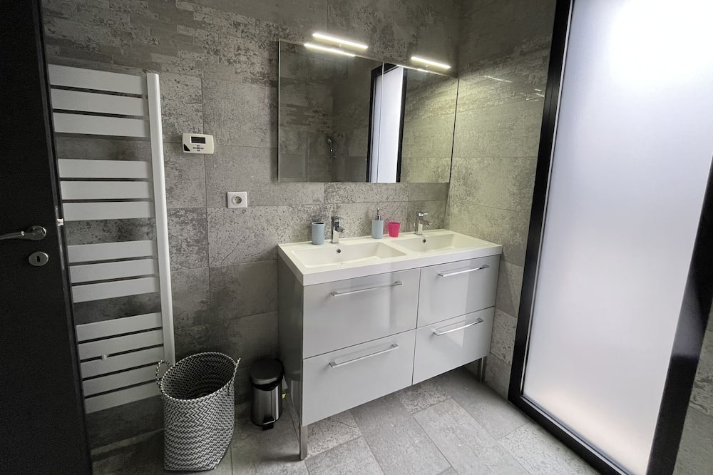 Photo of Bathroom in Clery-Saint-Andre