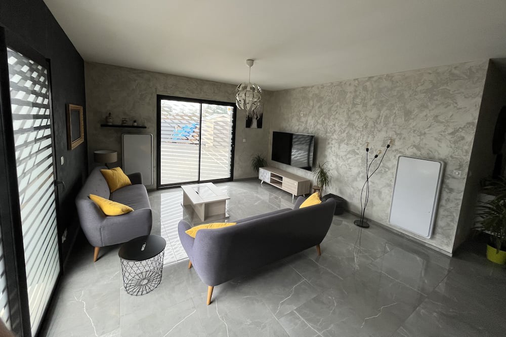 Photo of Livingroom in Clery-Saint-Andre