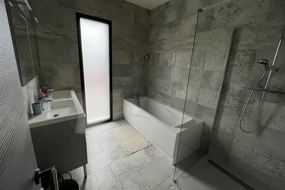 Photo of Bathroom in Clery-Saint-Andre