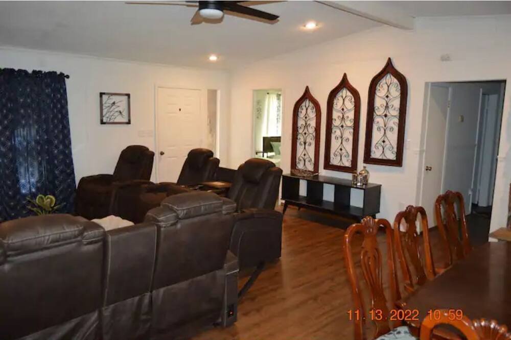 Photo of Livingroom in Salina