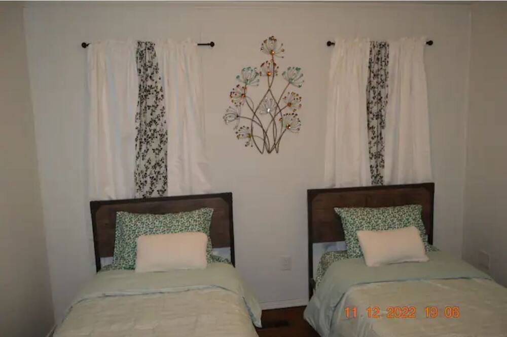 Photo of Bedroom in Salina