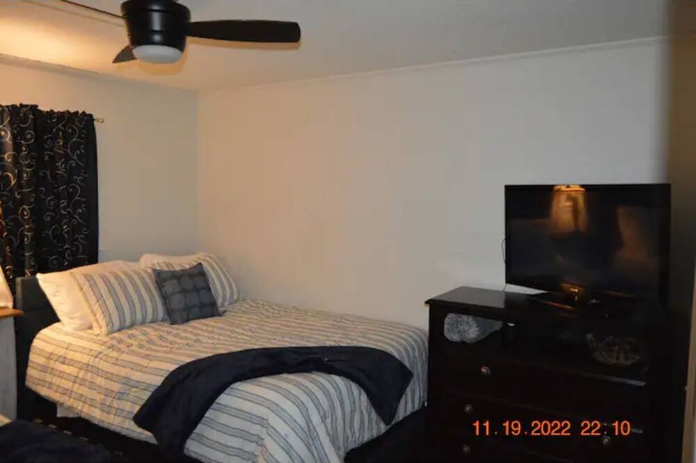 Photo of Bedroom in Salina