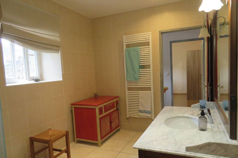Photo of Bathroom in Antist