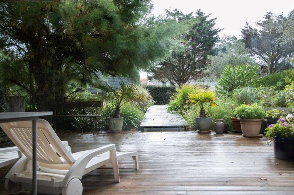 Photo of Outdoor in Bernieres-sur-Mer