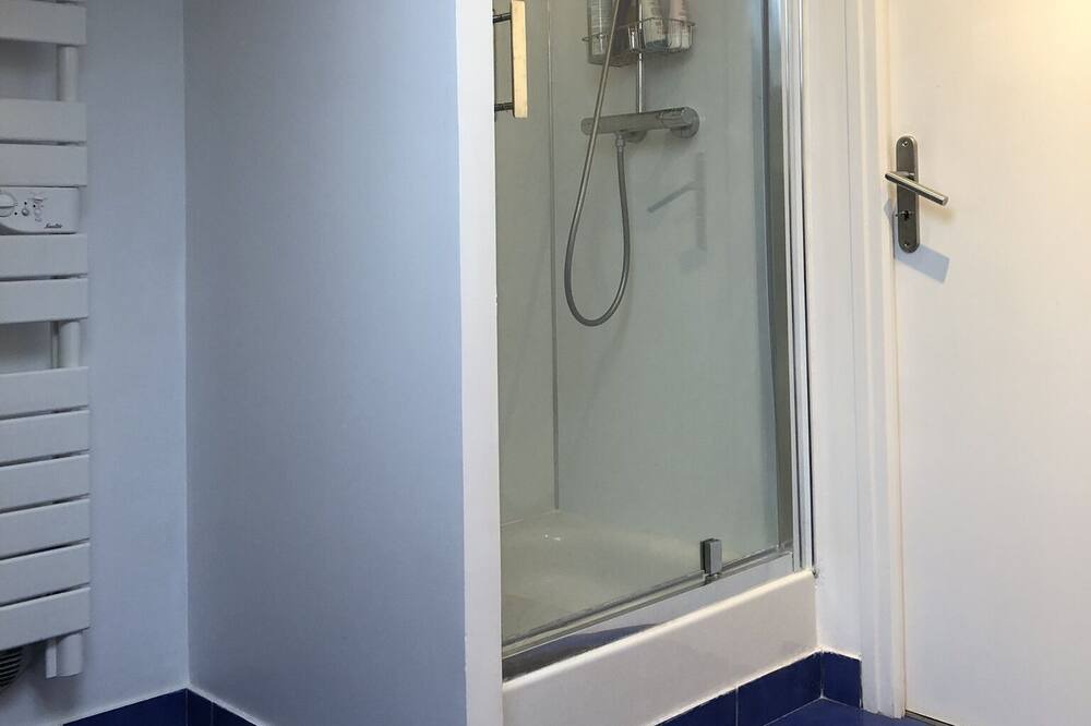 Photo of Bathroom in Bernieres-sur-Mer