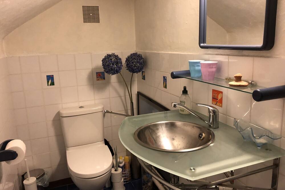 Photo of Bathroom in Bernieres-sur-Mer