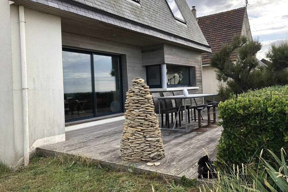 Photo of Outdoor in Bernieres-sur-Mer