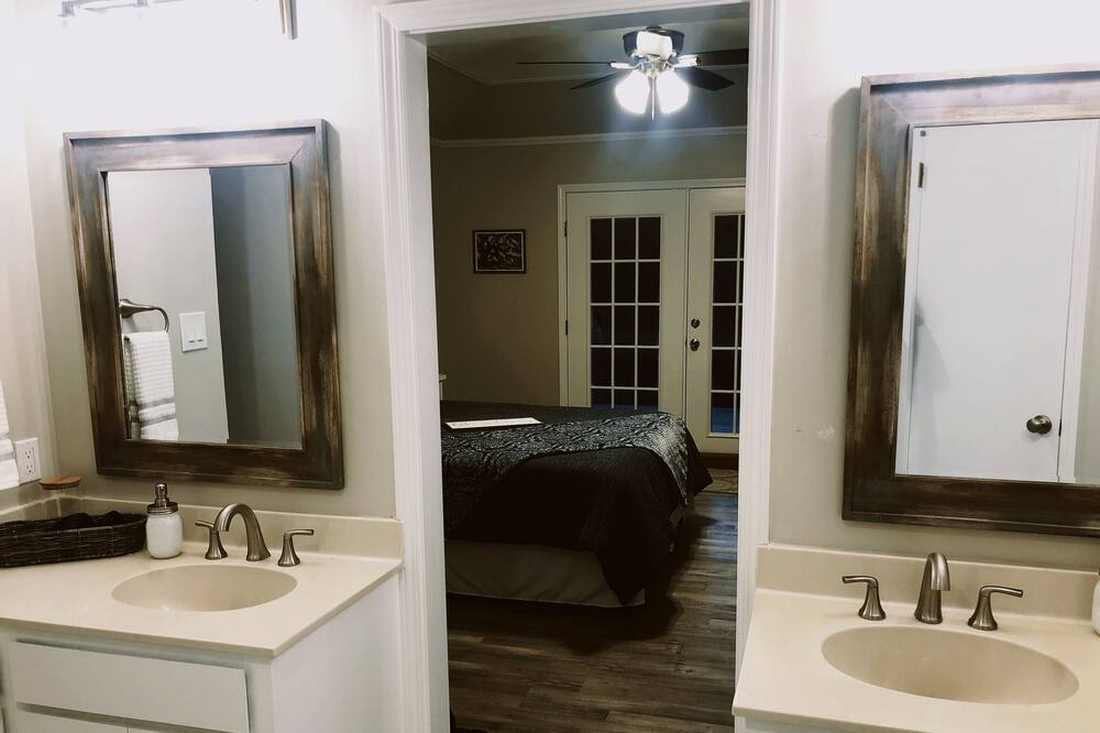 Photo of Bathroom in Shreveport