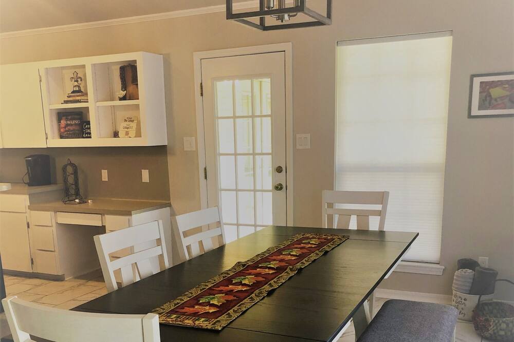 Photo of Bedroom in Shreveport