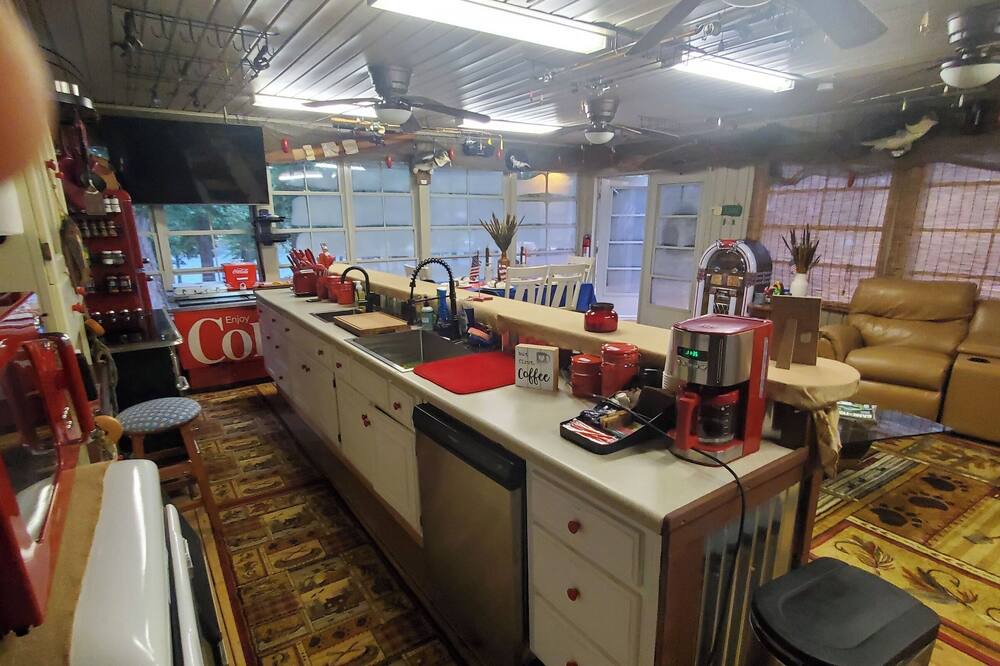 Photo of Others in Shorterville