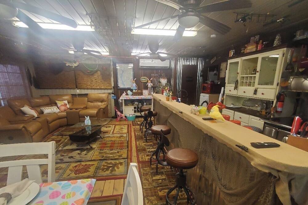 Photo of Others in Shorterville