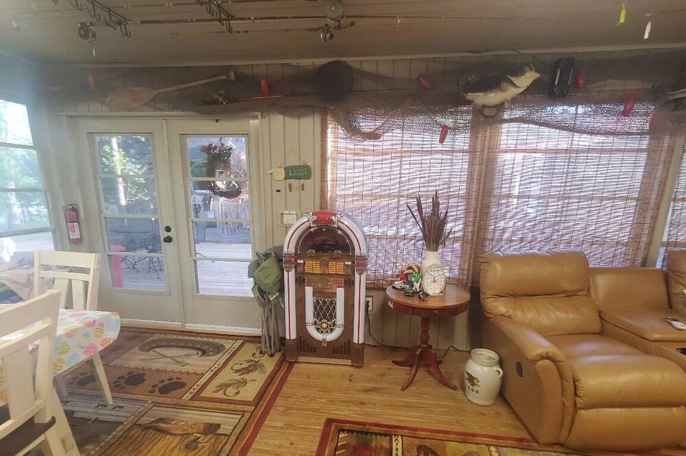 Photo of Others in Shorterville