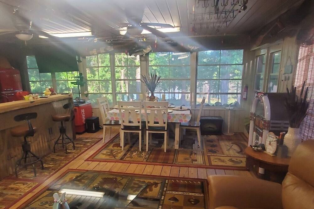 Photo of Others in Shorterville