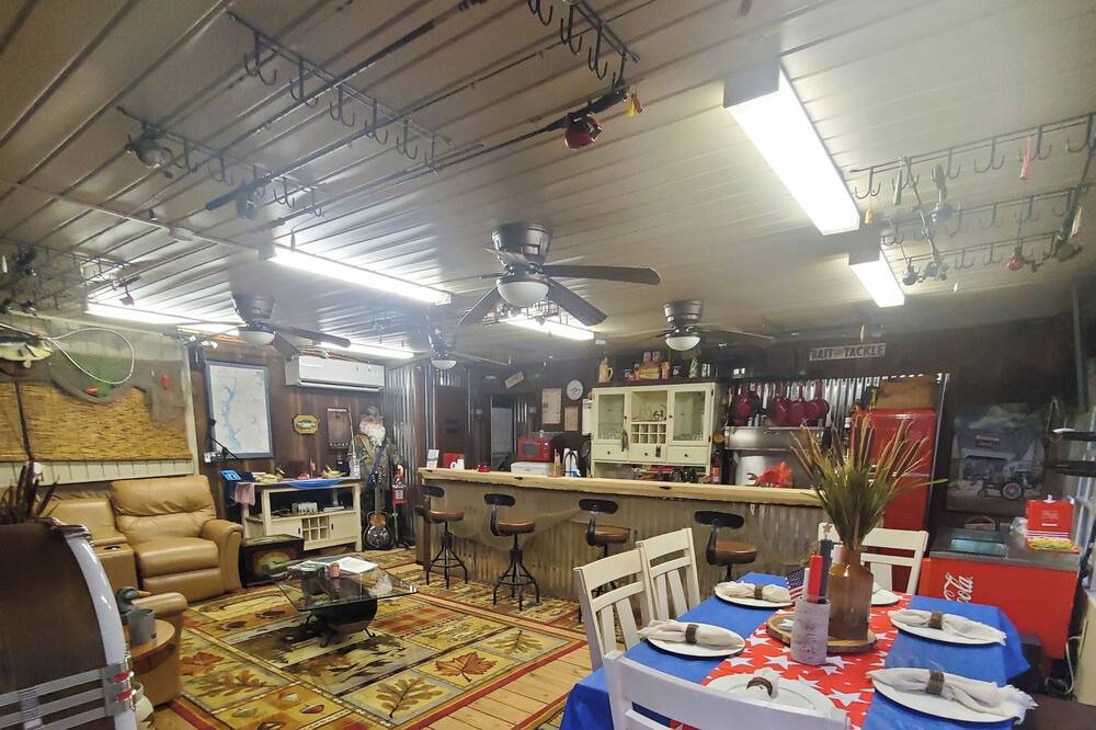 Photo of Others in Shorterville