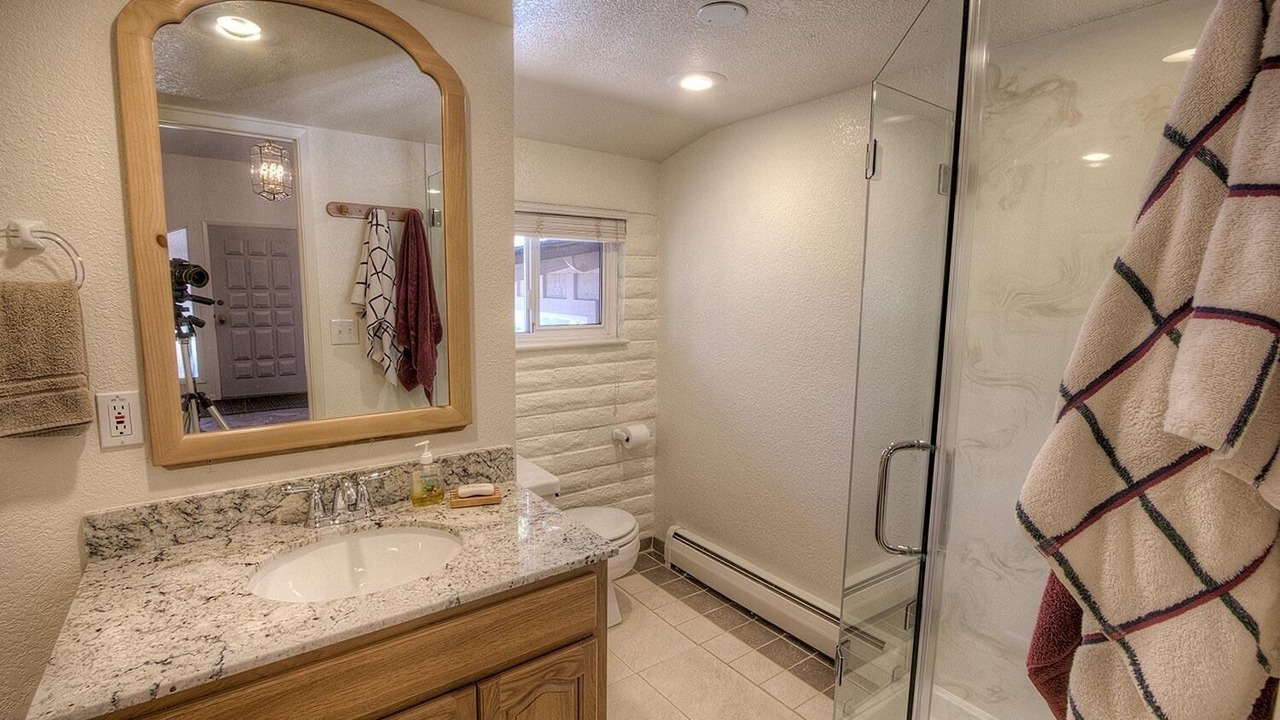 Photo of Bathroom in Round Hill Village