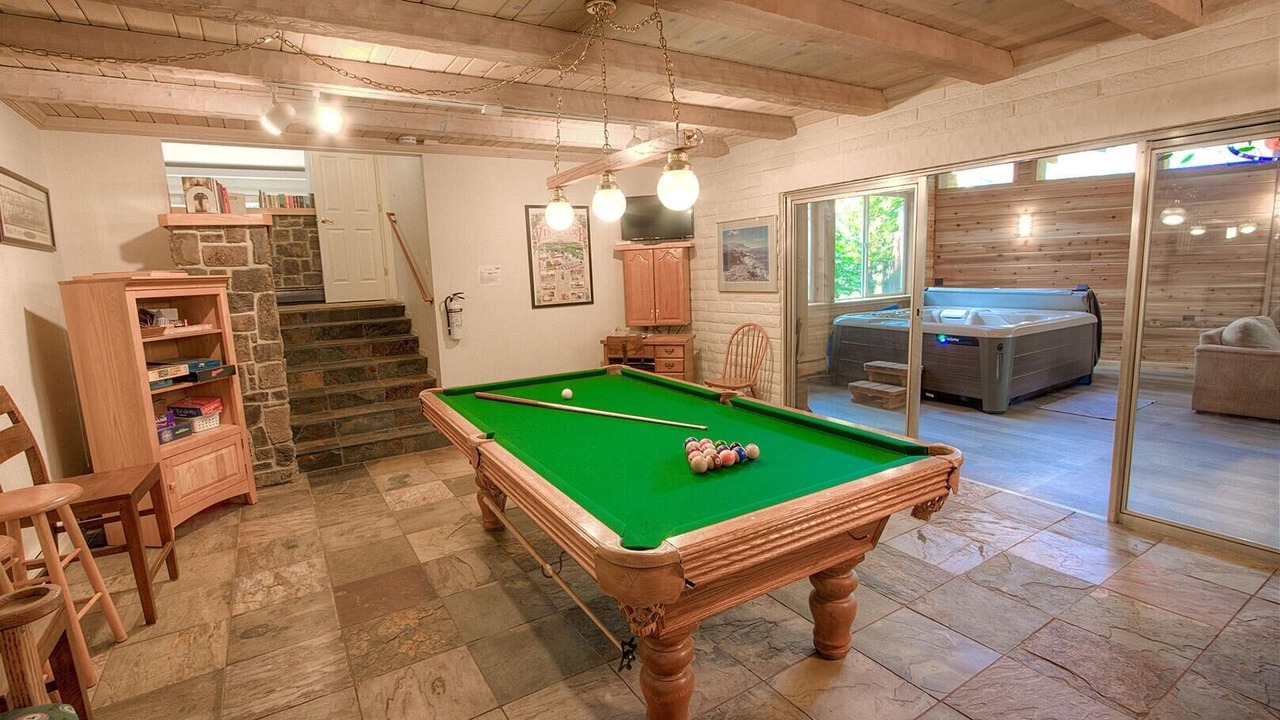 Photo of Bedroom in Round Hill Village