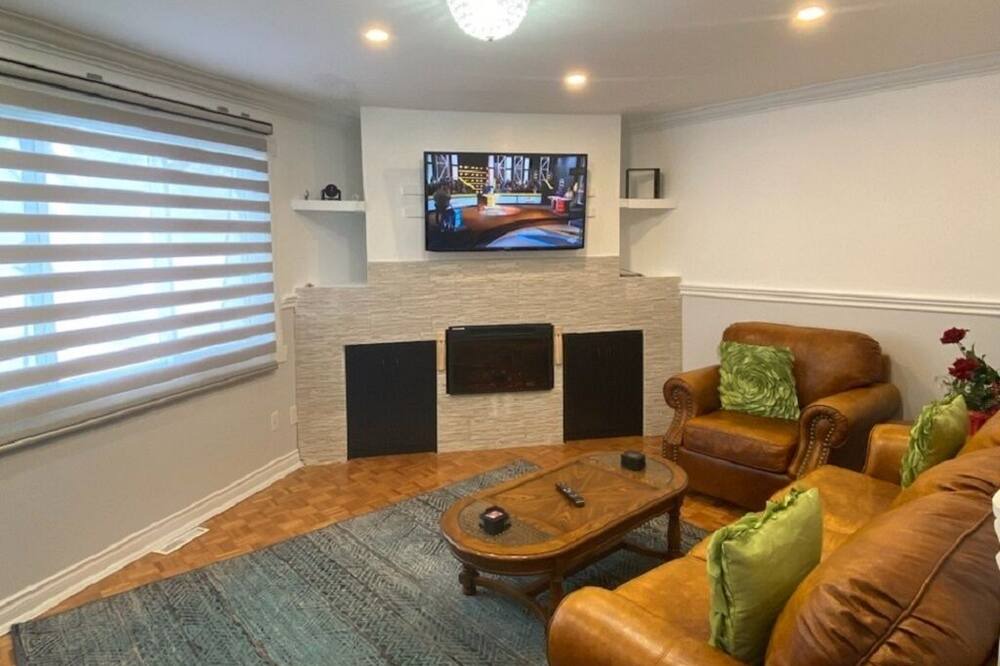 Photo of Livingroom in Laval