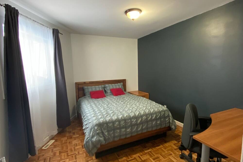 Photo of Bedroom in Laval