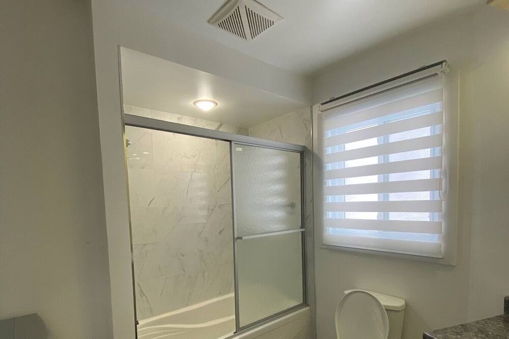 Photo of Bathroom in Laval