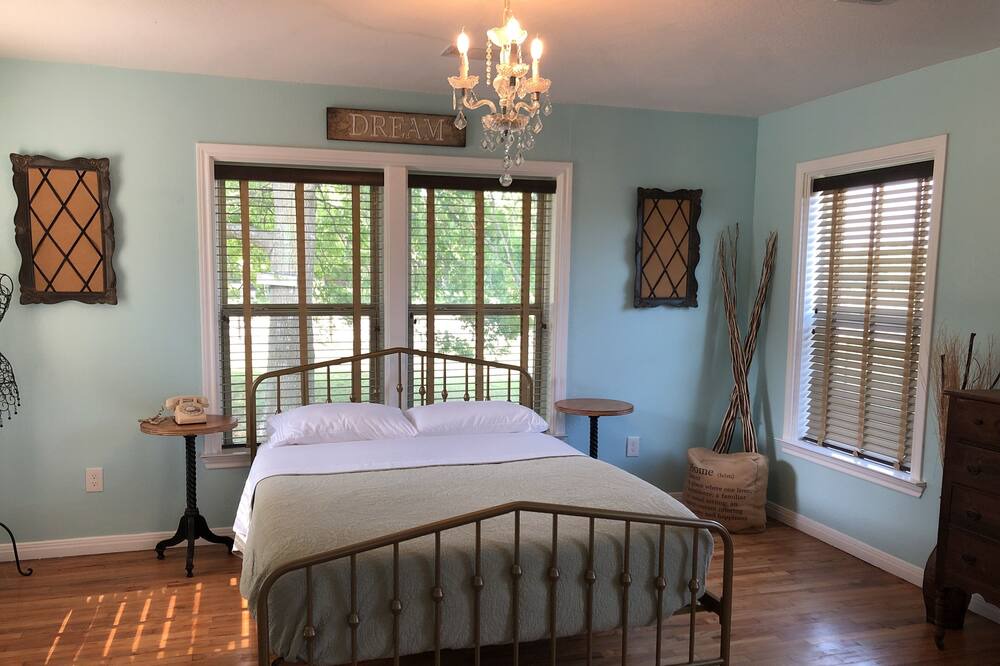 Photo of Bedroom in Rockwall