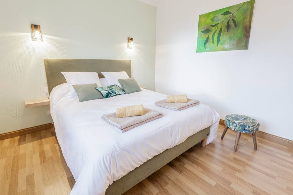 Photo of Bedroom in Lanvallay
