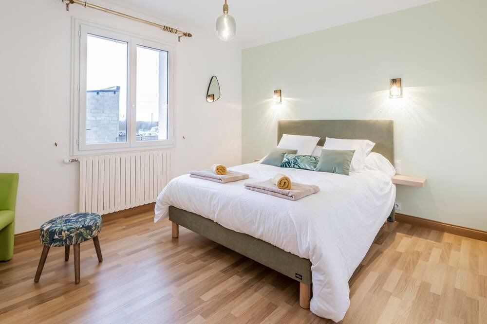 Photo of Bedroom in Lanvallay
