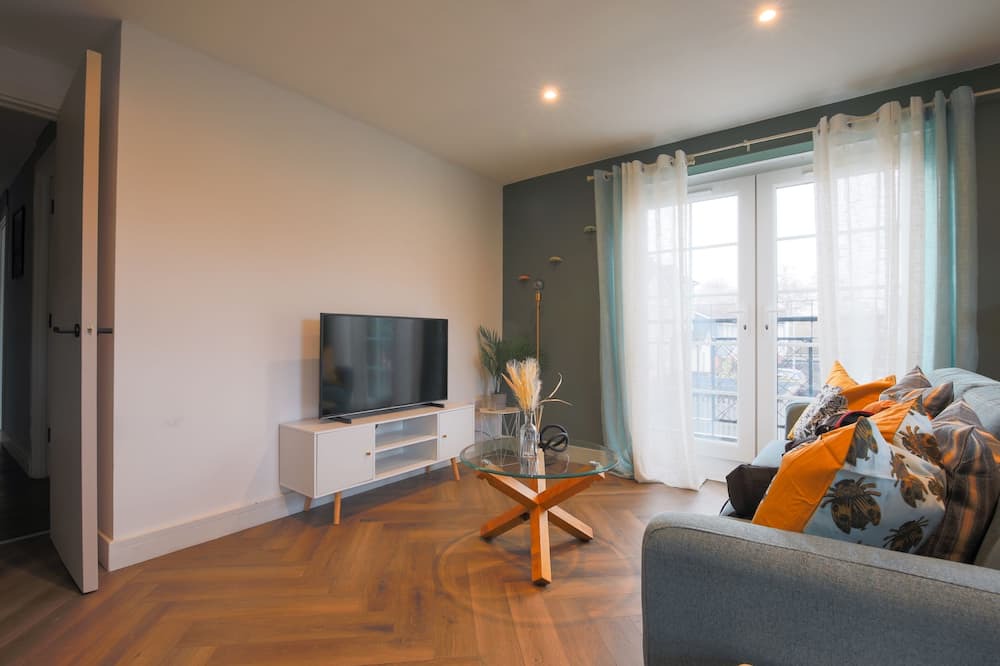 Photo of Livingroom in Atlantic Wharf