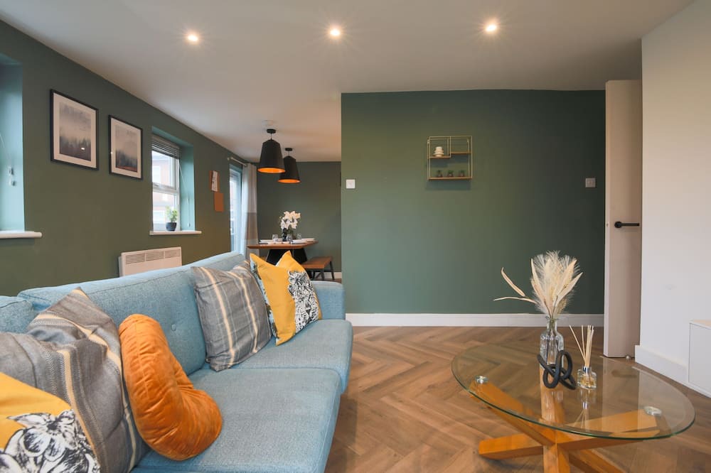 Photo of Livingroom in Atlantic Wharf