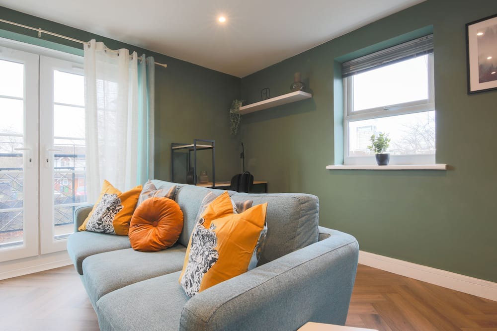 Photo of Livingroom in Atlantic Wharf