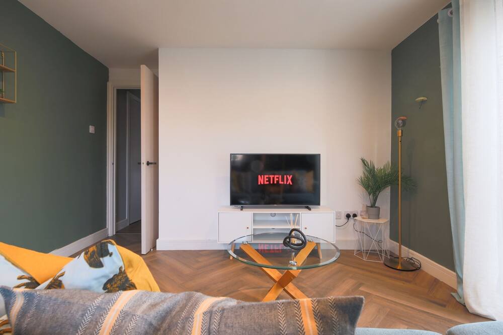 Photo of Livingroom in Atlantic Wharf