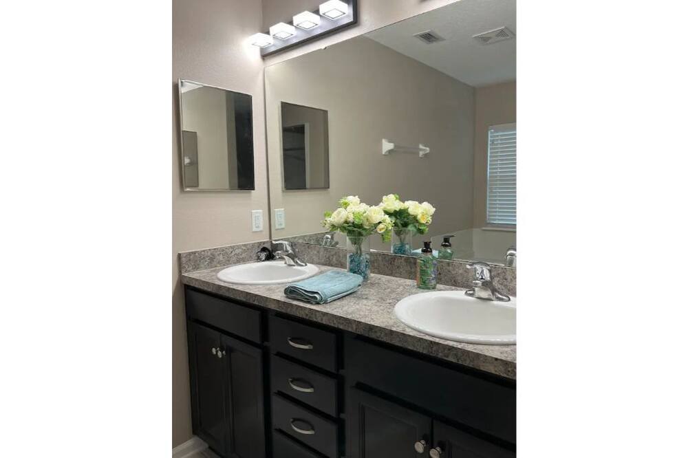 Photo of Bathroom in Yulee