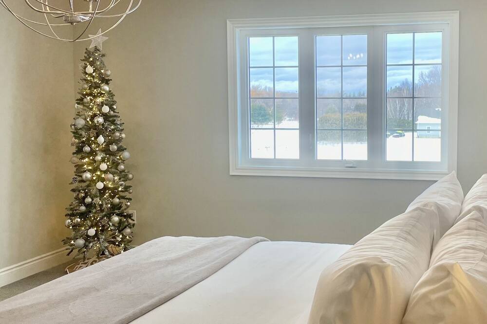 Photo of Bedroom in Stayner