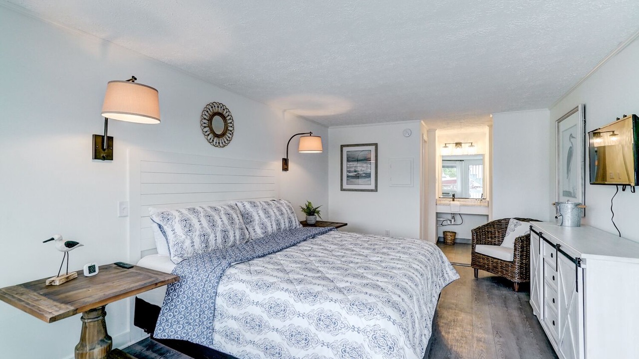 Photo of Bedroom in Deltaville
