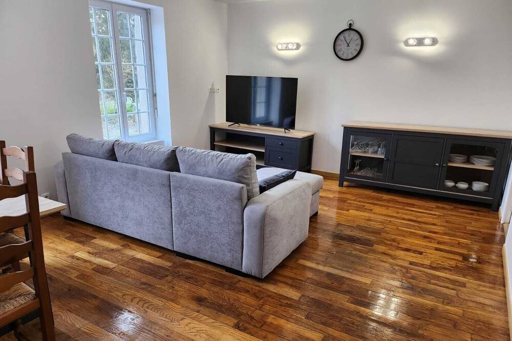 Photo of Livingroom in Chalou-Moulineux