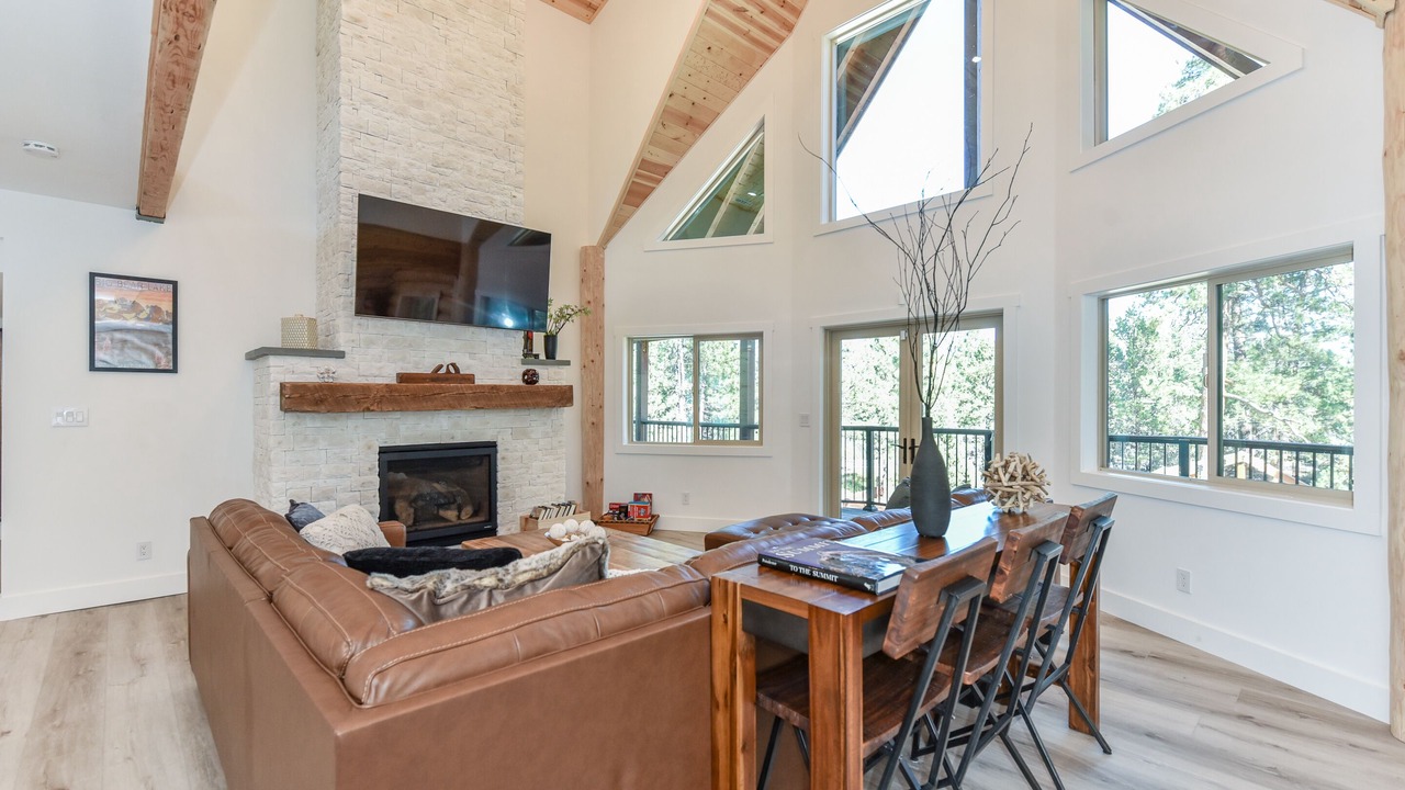 Photo of Livingroom in Big Bear