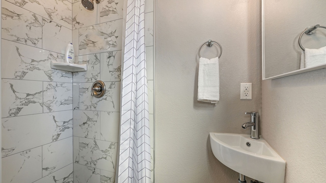 Photo of Bathroom in North Oak Park
